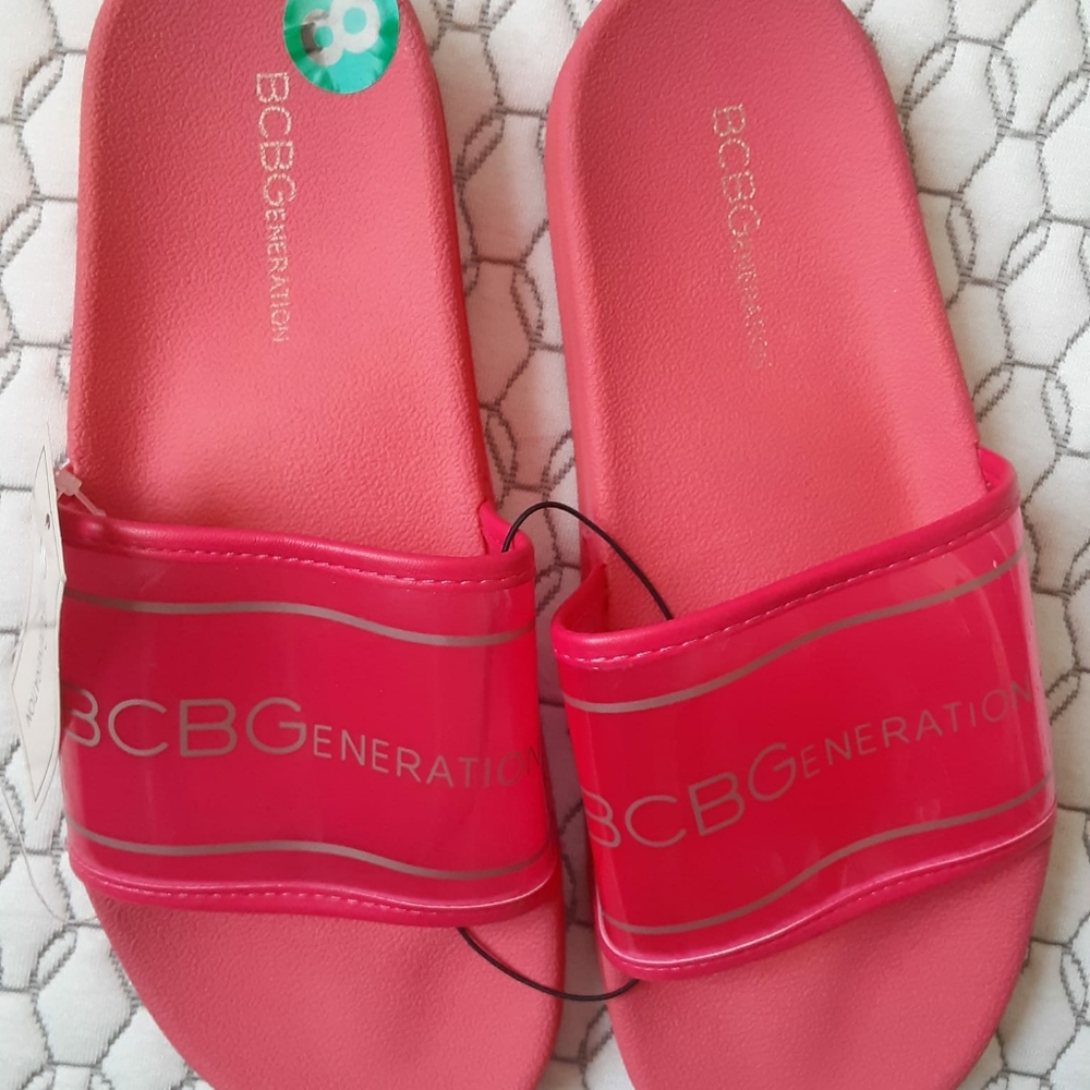NWOT BCBG Flip Flops
